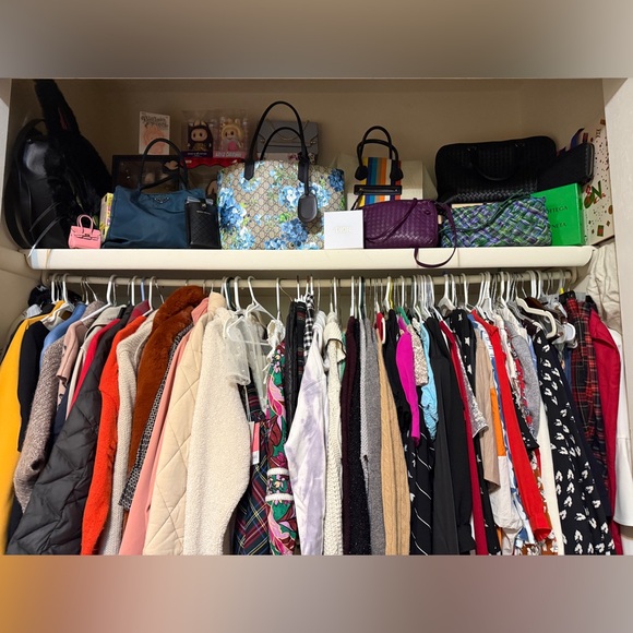 Going live TOMORROW at 10:30 AM!!! LIVE LISTING!!!! - Picture 3 of 5